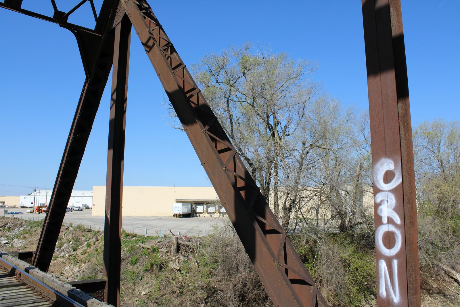 Diagonal member, south span